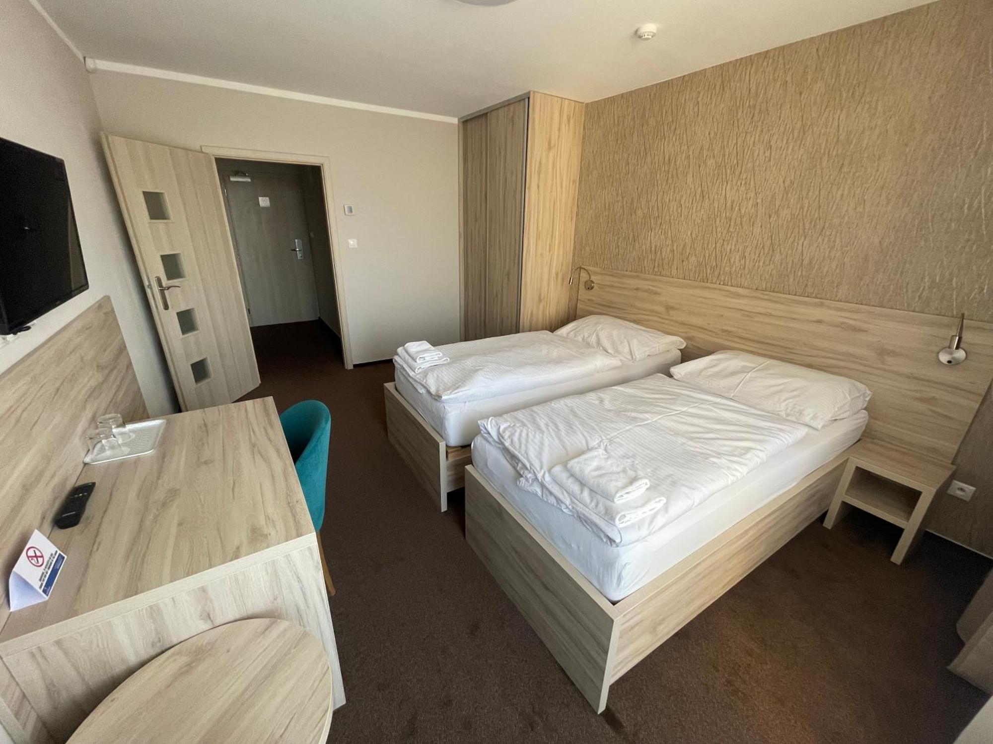 Hotel Spectrum Τρνάβα Εξωτερικό φωτογραφία