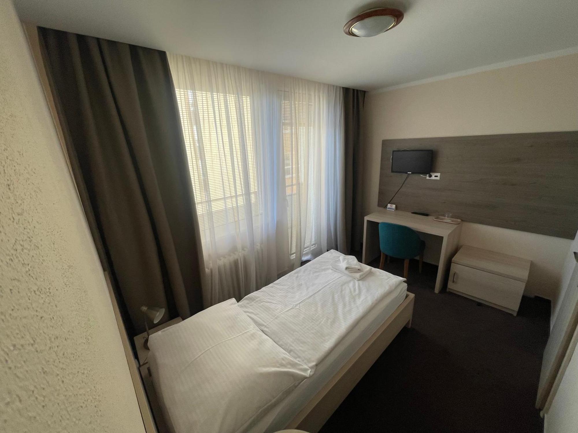 Hotel Spectrum Τρνάβα Εξωτερικό φωτογραφία