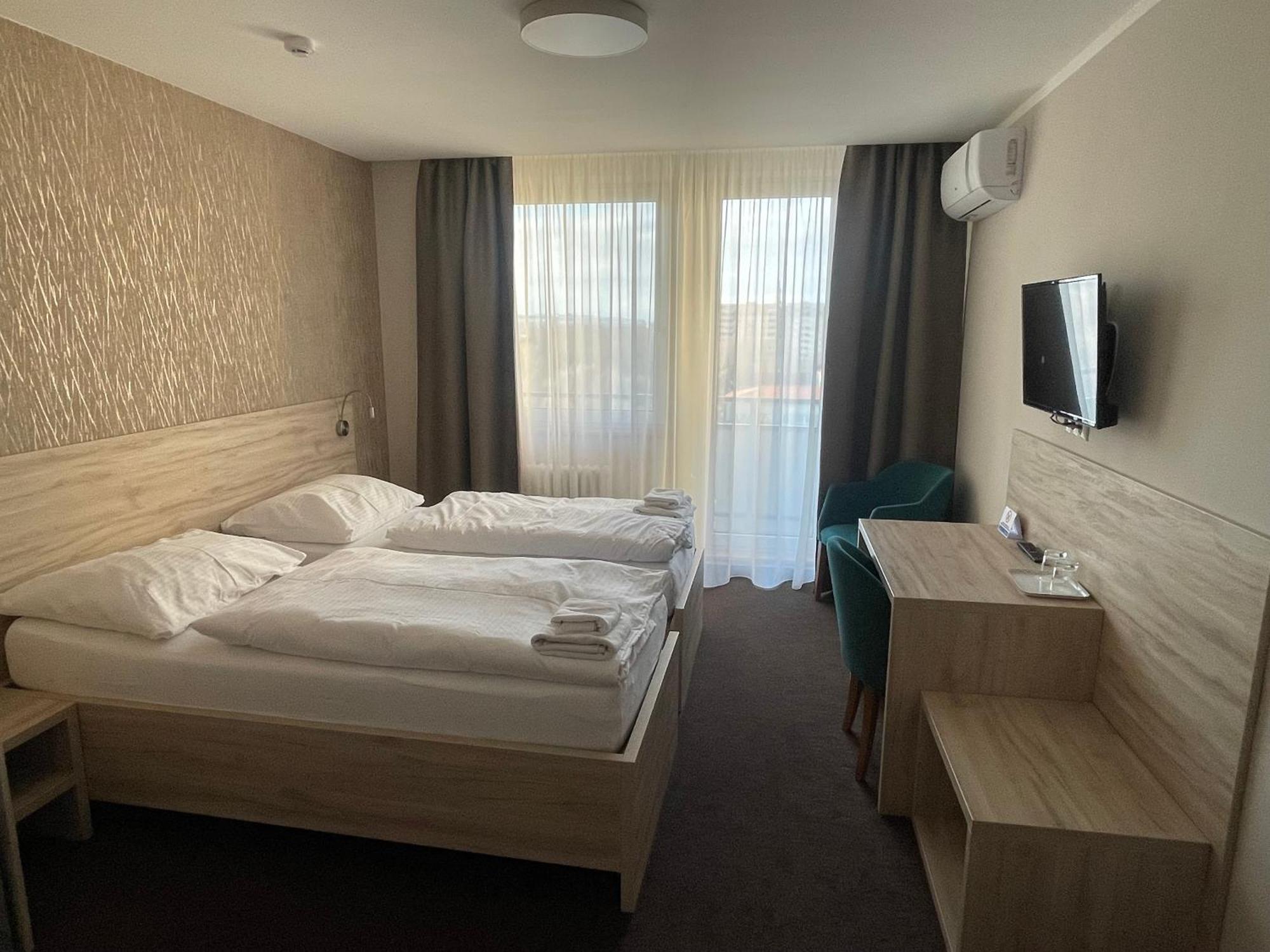 Hotel Spectrum Τρνάβα Εξωτερικό φωτογραφία